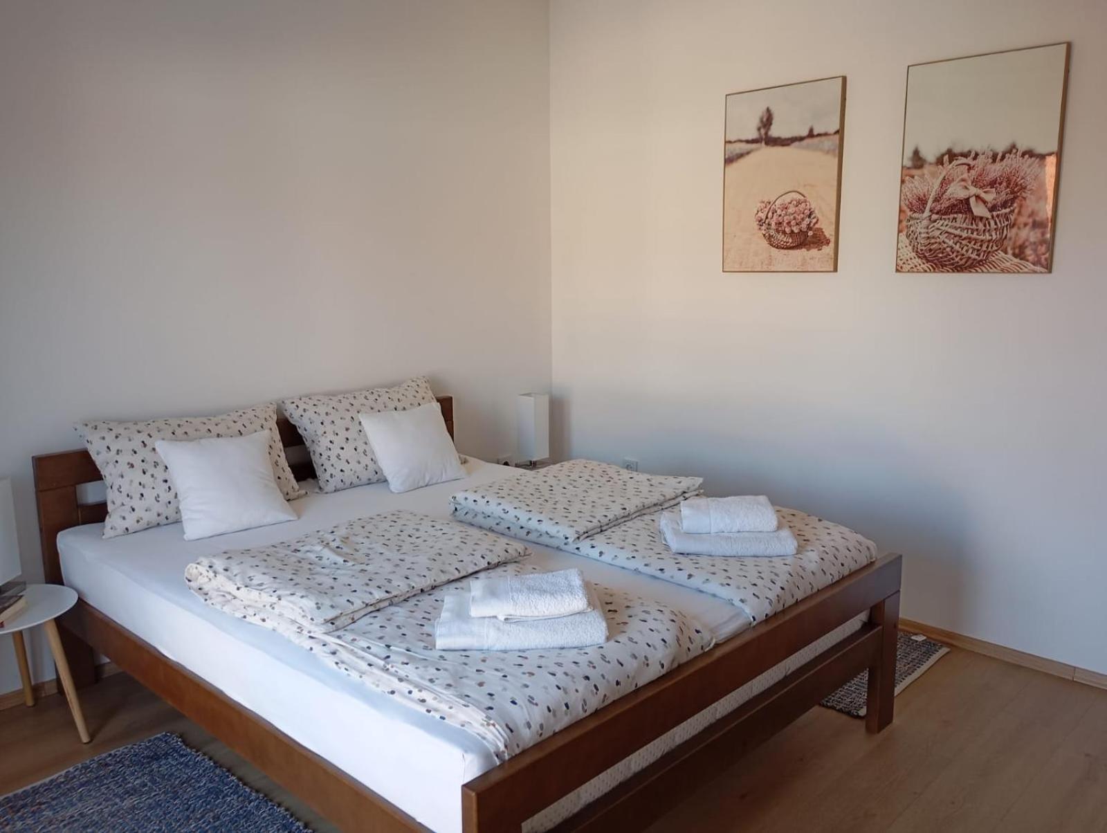 Apartman , With Balcony And Free Parking *