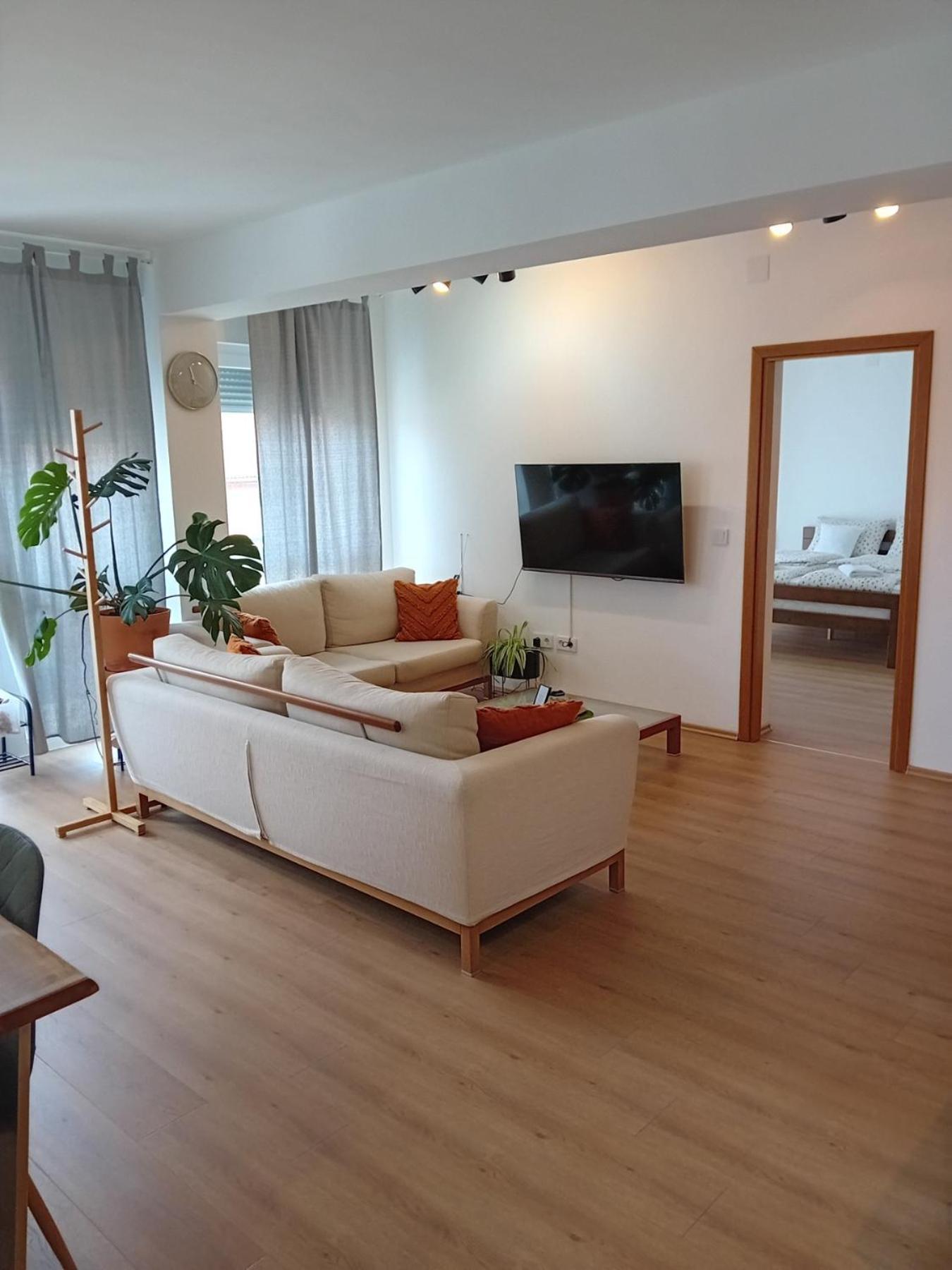 , With Balcony And Free Parking Apartman Zagreb